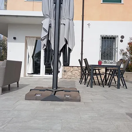 بيت للعطل Punta Sul Garda توري ديل بيناكو